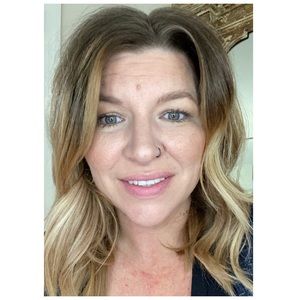 Meet your Posher, Becca